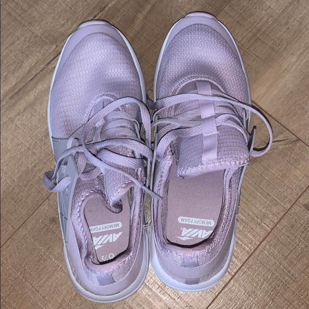 NWOT Avia Memory Foam Sneakers